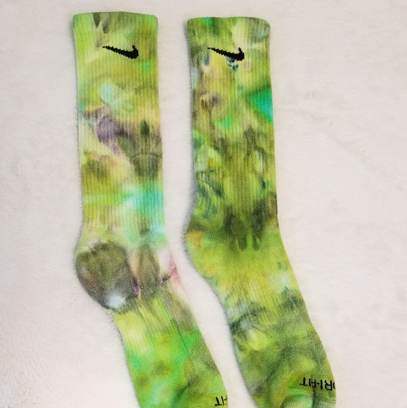 Nike Socks Green Tie Dye - Picture 3 of 6